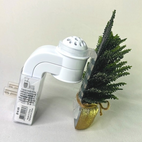 🆕 Bath & Body Works Winter Holiday Natural Cozy Tree Wallflowers Fragrance Plug - Picture 8 of 10